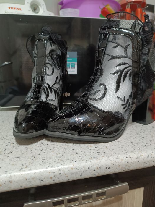 Обувь  женская .