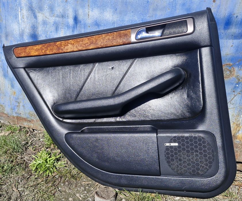 Аули А6С5  Чёрные дверные карты