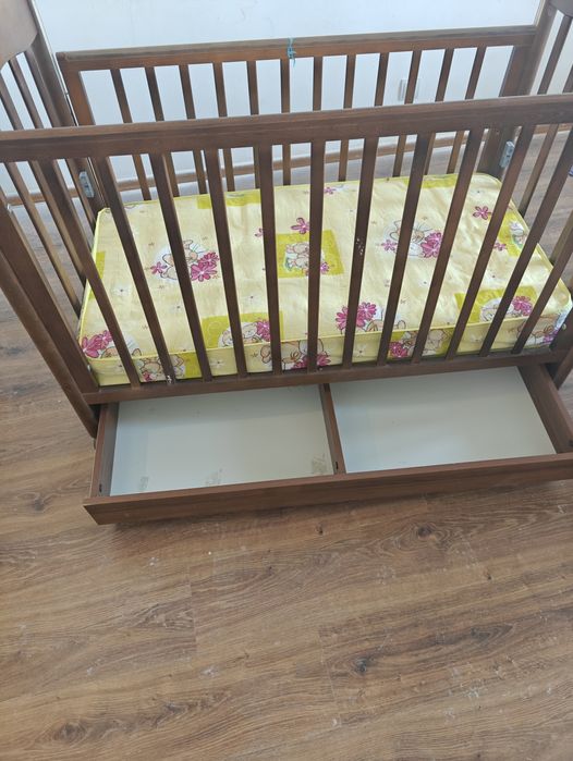 Детская кровать с матрасом