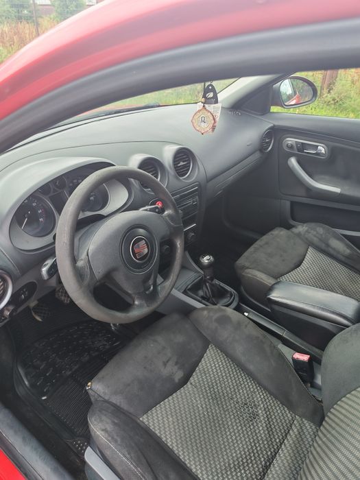 Seat Ibiza  an fabricație 2008 stare bună funcționare km  227.000