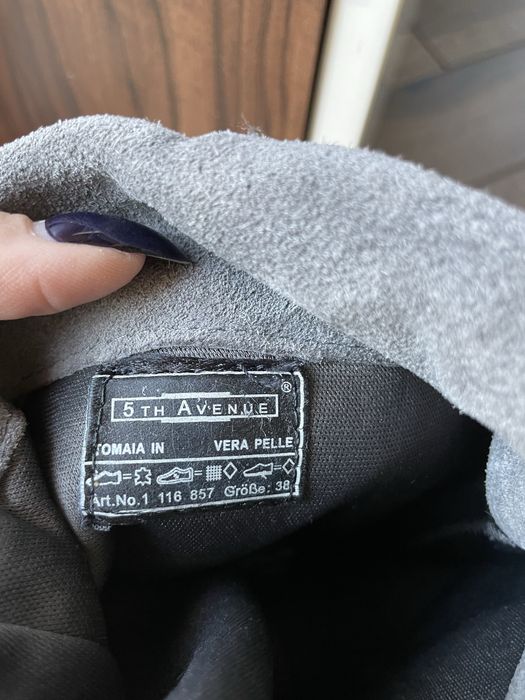 Велурени ботуши с връзки над коляното