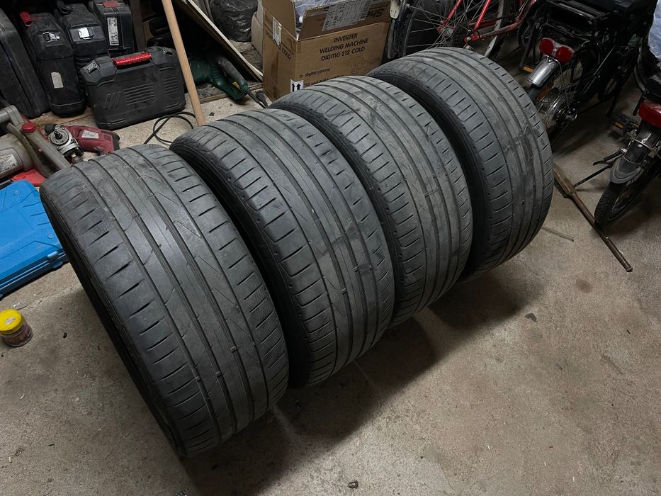 Летни гуми 245 / 40 R18