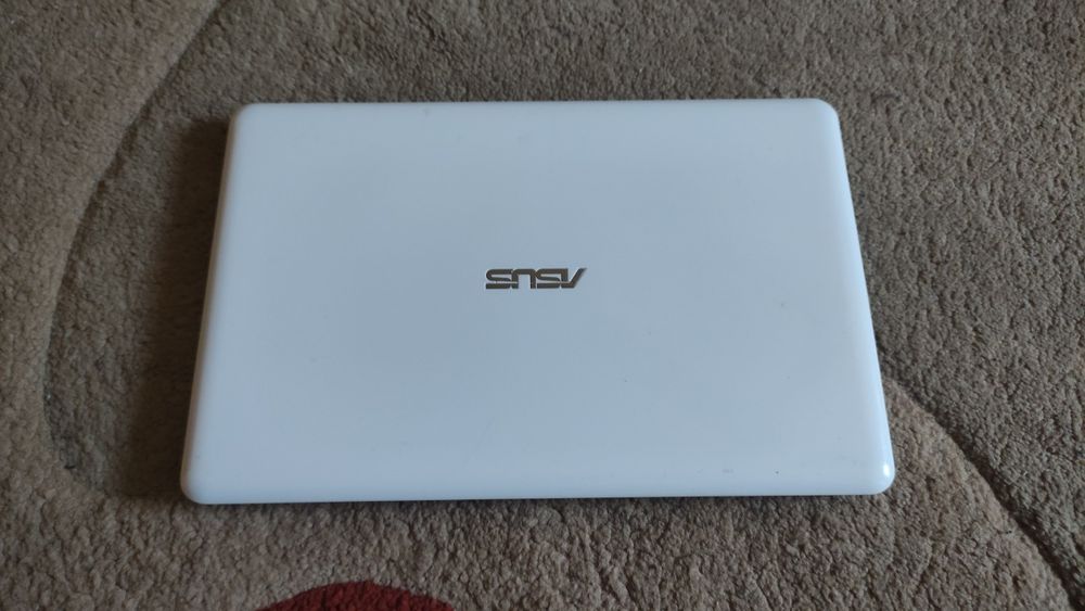 Carcasa completa + Balamale + Accesorii Asus E202s