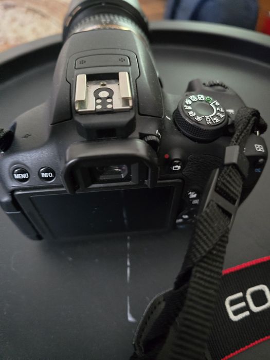 Vand Canon 700D  cu obiectiv Tamron 18 -270 mm