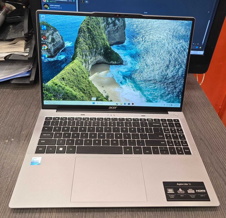 Hope Amanet P4 Laptop ACER Aspire LITE 16