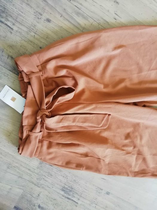 2 панталона Zara, 1 Caliope и дънки с бродерия