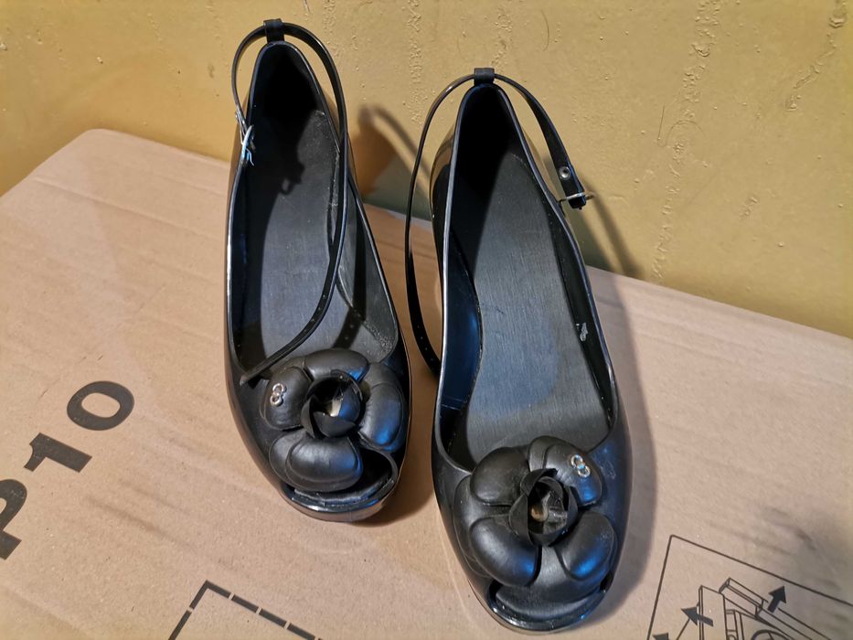 Два чифта дамски официални обувки