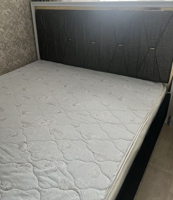 Срочно продается спальный гарнитур