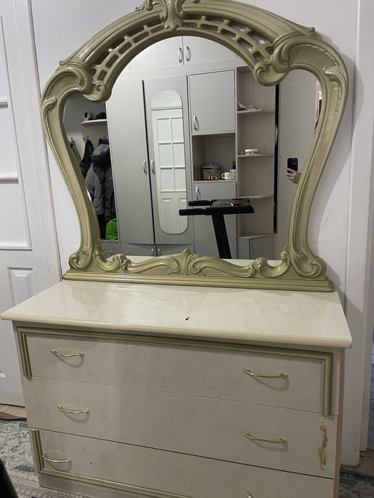 Тумба с зеркалом