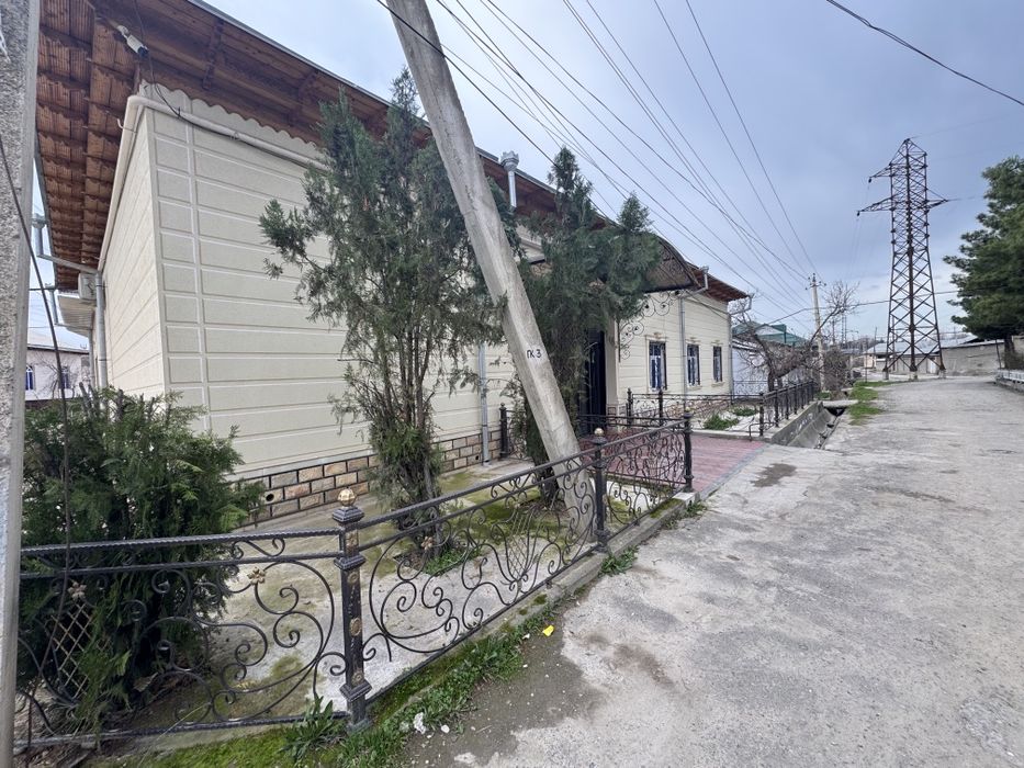 Shahrisabz shahar markazida srochniy hovli sotiladi