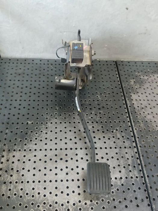 Pedala ambreiaj 1.0 b g3la hyundai i10 ba 32802-b9000