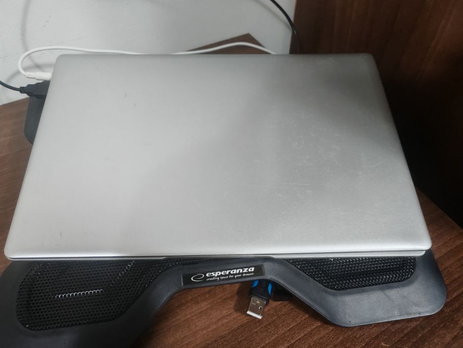 Vând laptop in stare perfecta de funcționare