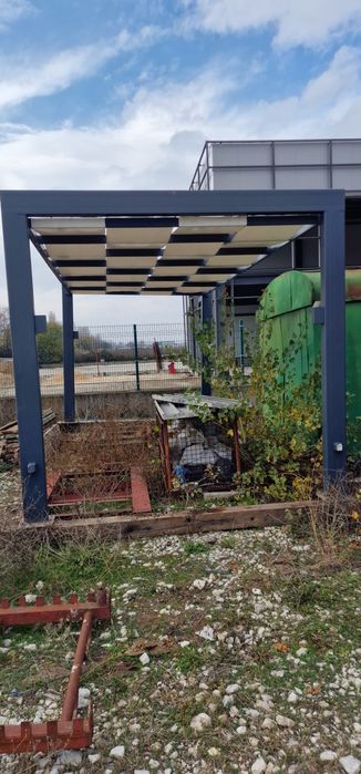 Продавам две готови метални конструкции подходящи за барбекю, навес,