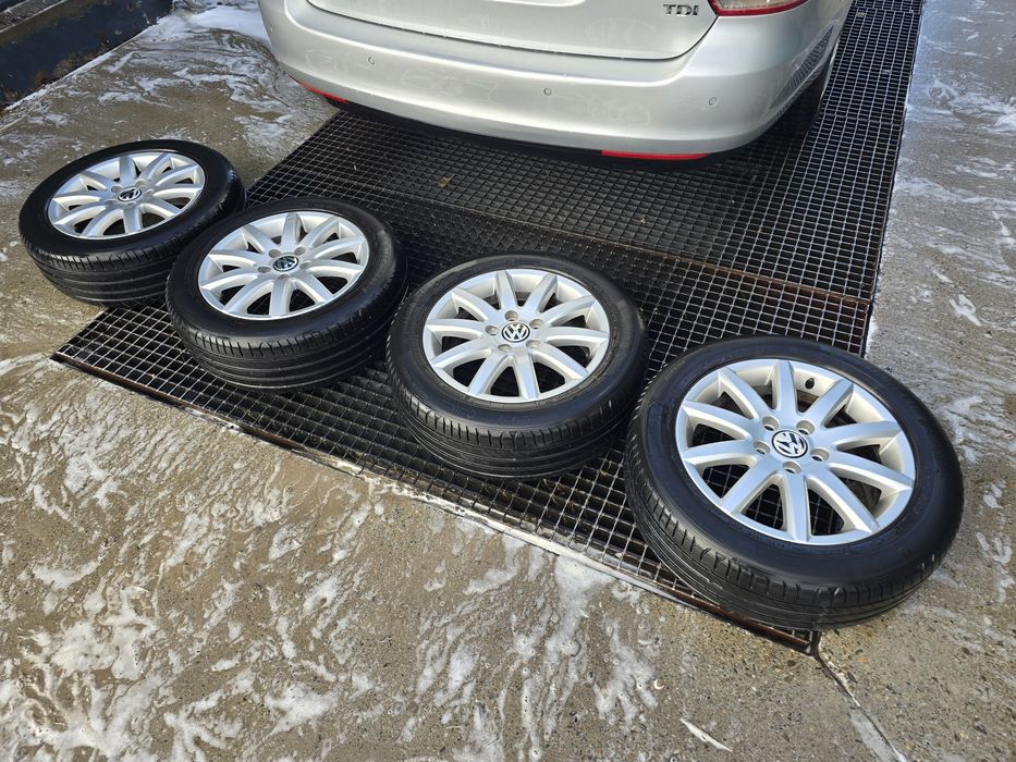 Jante aliaj originale Volkswagen R16 cu  anvelope Michelin  stare foarte buna