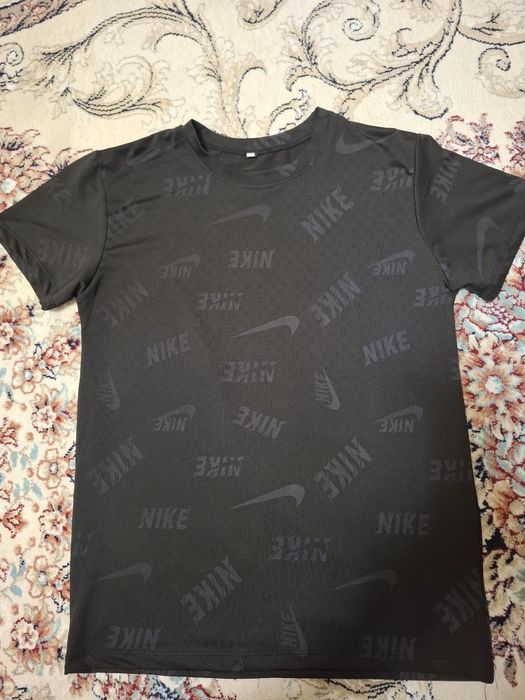 Продам футболку на мальчика