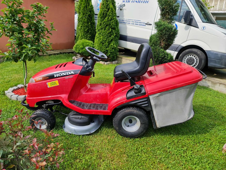 тракторна косачка HONDA 2315 V-TWIN