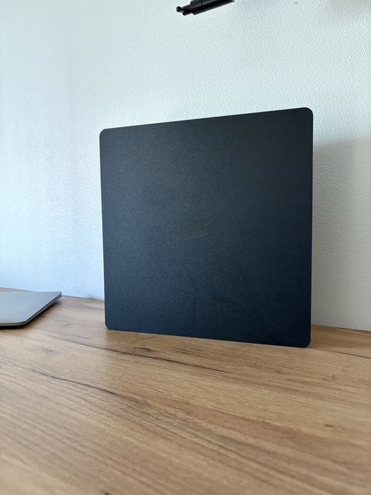 Sony Play Station 4 в отличном состояний