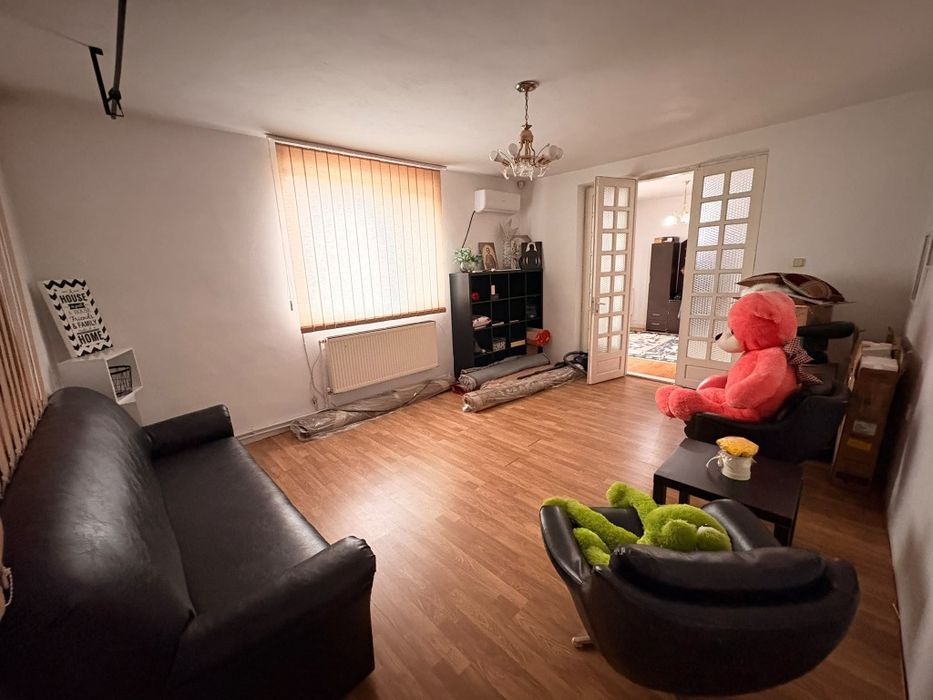 Oportunitate rara:Casa P+1,Valea Roșie+spațiu comercial!