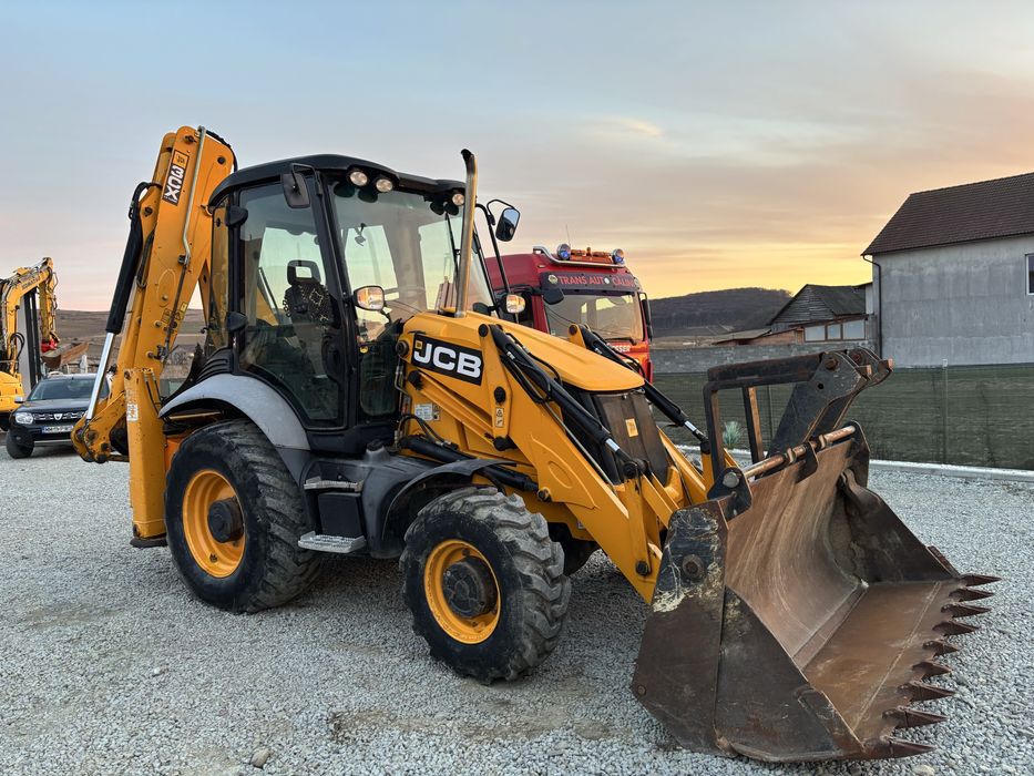 Buldoexcavator JCB 3cx 2014 / 5100 ore functionare