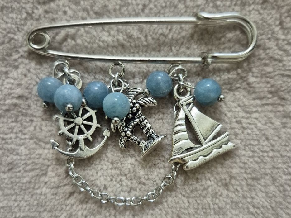 Brosa pentru pulover sau bluza