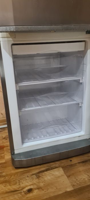 Продам Холодильник б/у