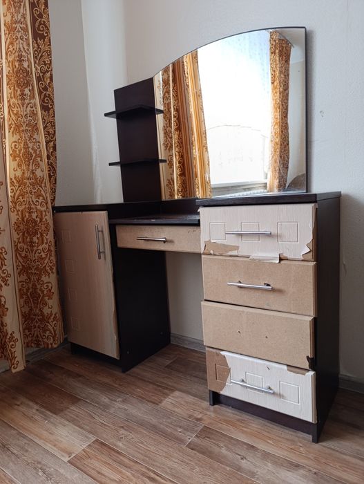 Зеркало тумбочка комод