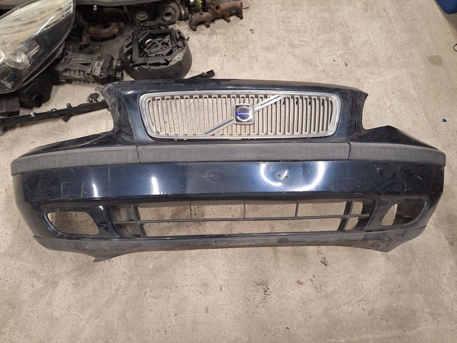 Предна броня Volvo V70 / Волво В70 2000/07г