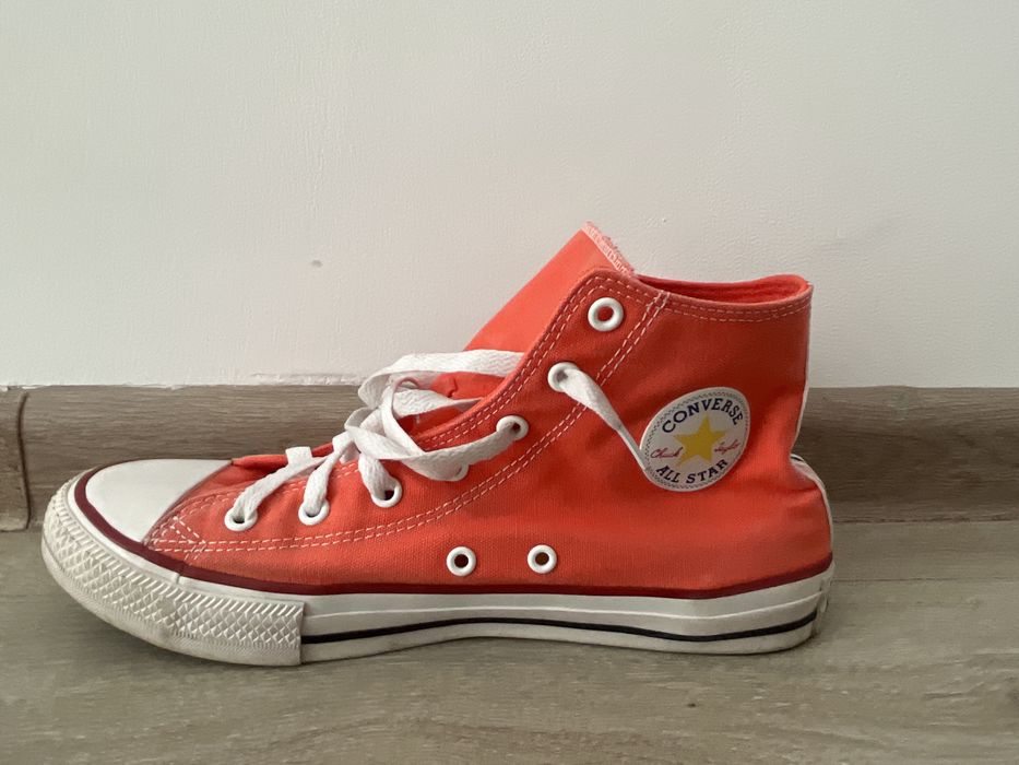 Converse roz vara