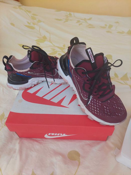 Маратонки nike за момиче.