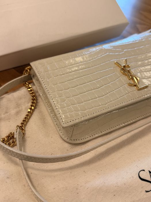 Оригинална чанта Saint Laurent Cassandre mini Phone Holder