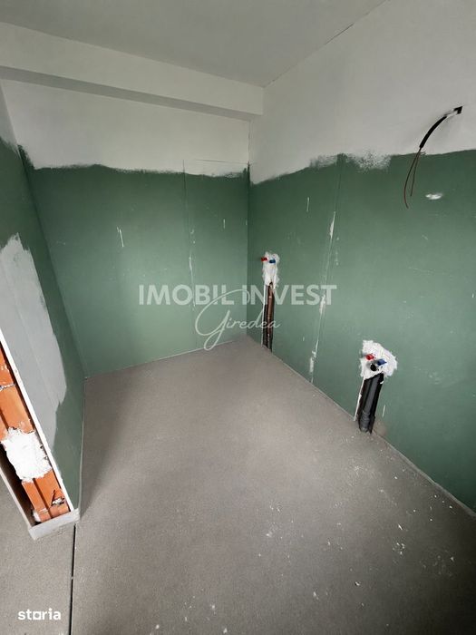 Casa insiruita 2025, 4 camere, curte generoasa, terasa