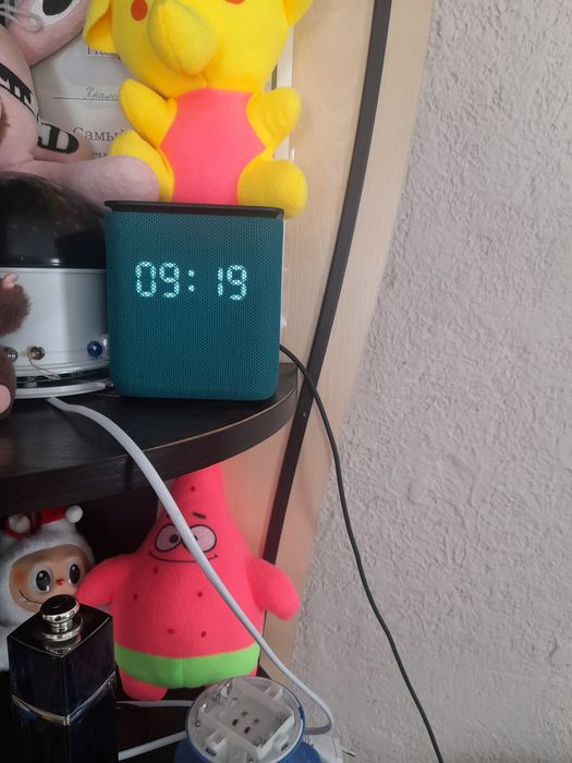 Продам музыкальную колонку Алиса