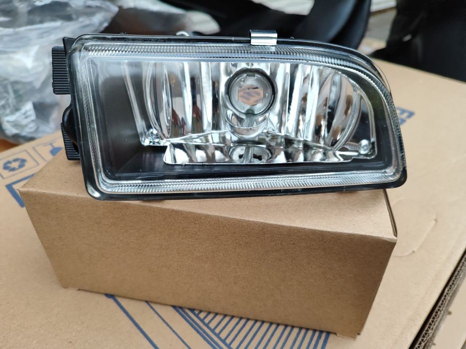 Туманки Карина Е хрусталь/ Toyota Carina E