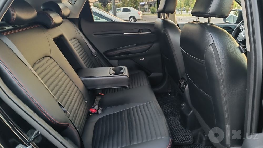 Kia Sonet Full Black Edition  2025/26 пробег 7000 км. Тонировка 10 мес