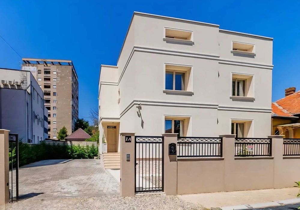 Vilă modernă de vânzare sau de închiriat - Zona Romanilor, Arad