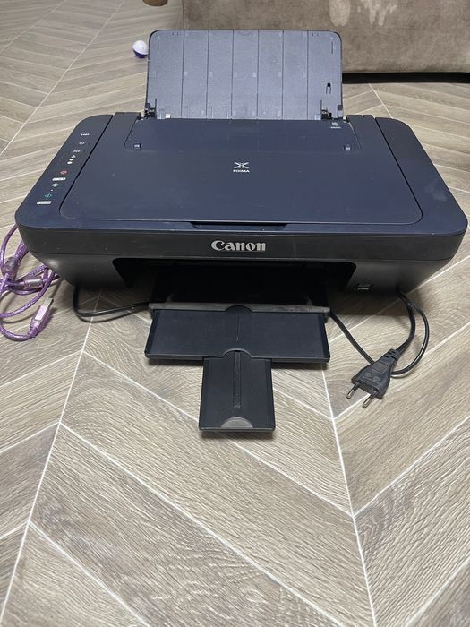 Продам принтер без катритжей