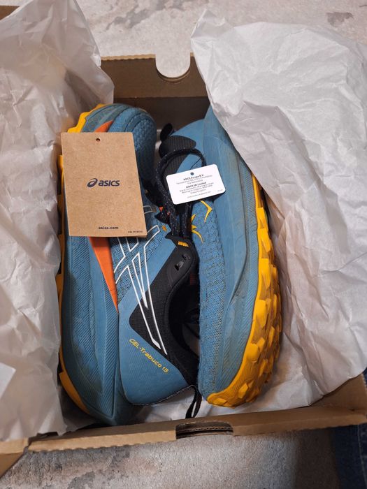 Asics Trabuco 13 - trail маратонски за планинско бягане 41.5-42 размер