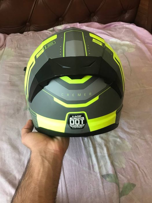 Мотошлем.           .