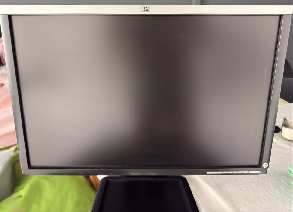 Монитор HP LA2405wg