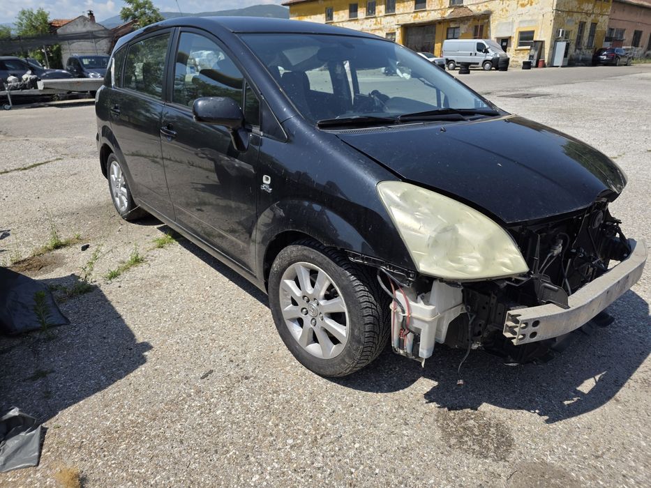 На части Тойота корола Версо 2.0d4d 116 к.с. /Toyota corolla verso 2.0