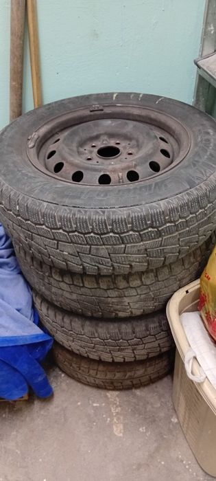 Продам шины с диском