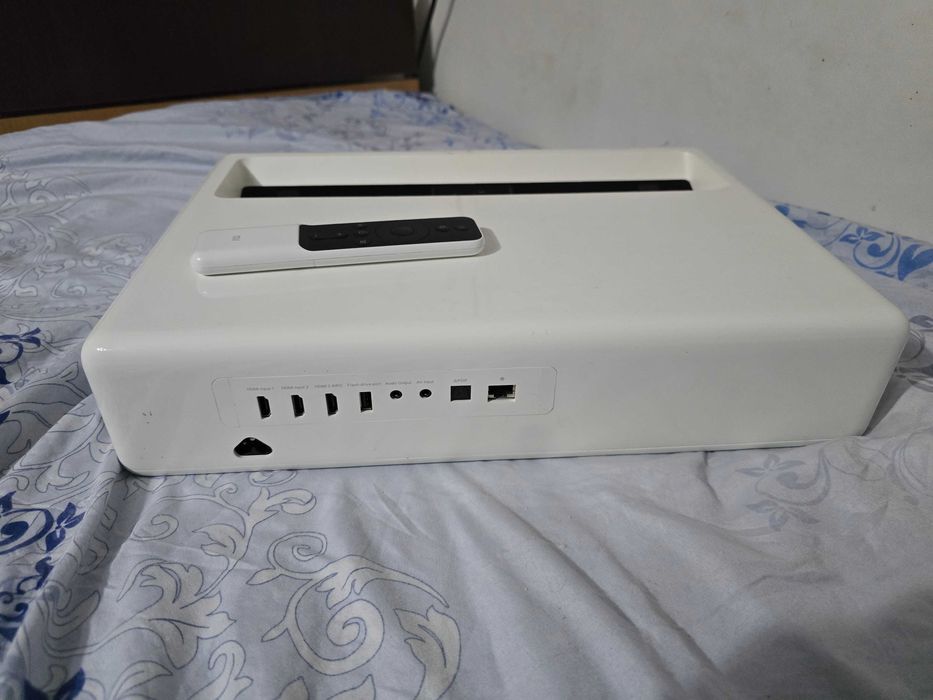 Videoproiector smart LED Xiaomi Mi Laser Projector Full HD cu diagonala de proiectie de maxim 150" (3.8ml)