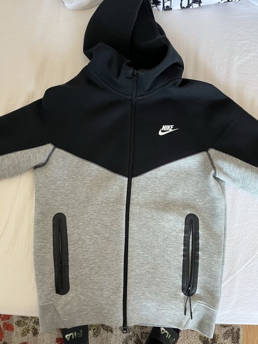 Nike tech mărime S.