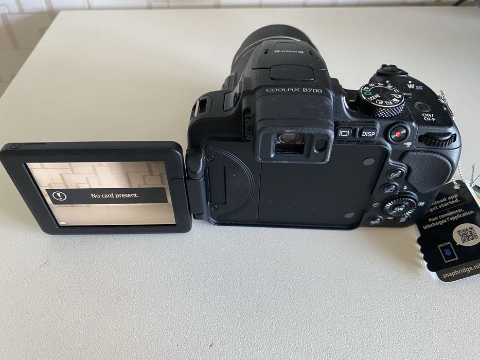 Фотоапарат Nikon Coolpix B700