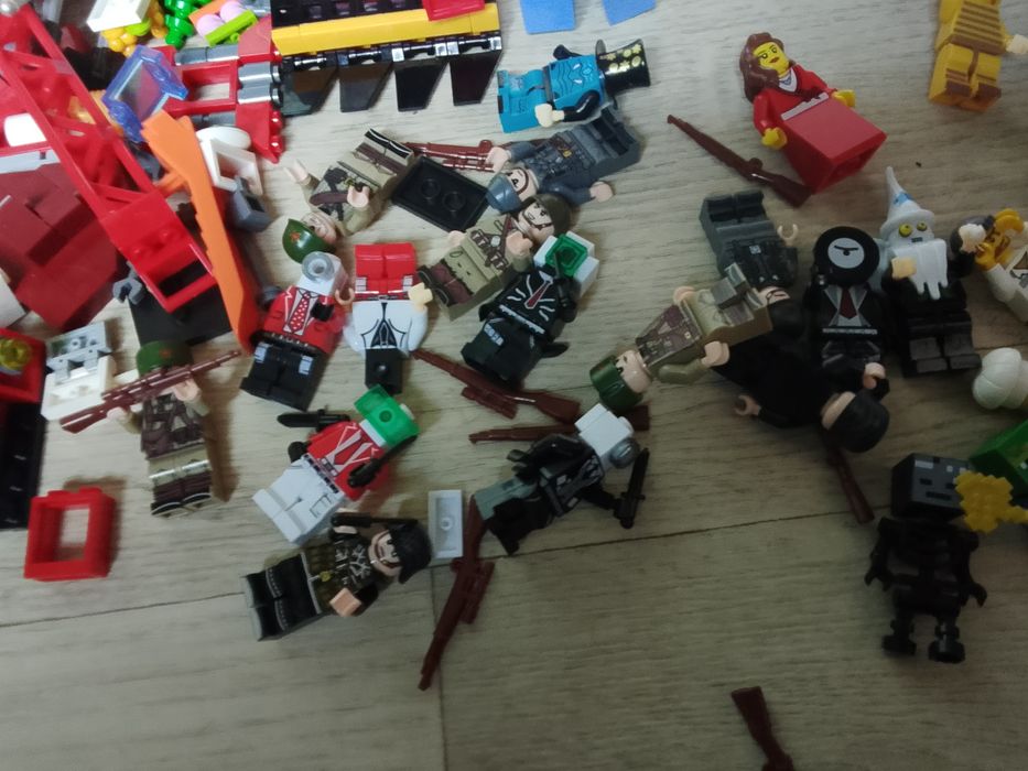 Продам игрушки LEGO