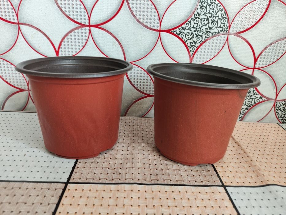 Продам горшки  цветочные