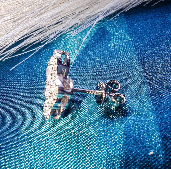 Cercei cu moissanite