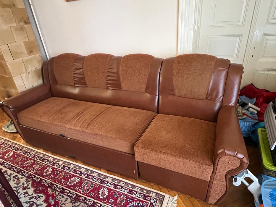 Vând ieftin piese de mobilier - canapele, biblioteca, dulap, birouri