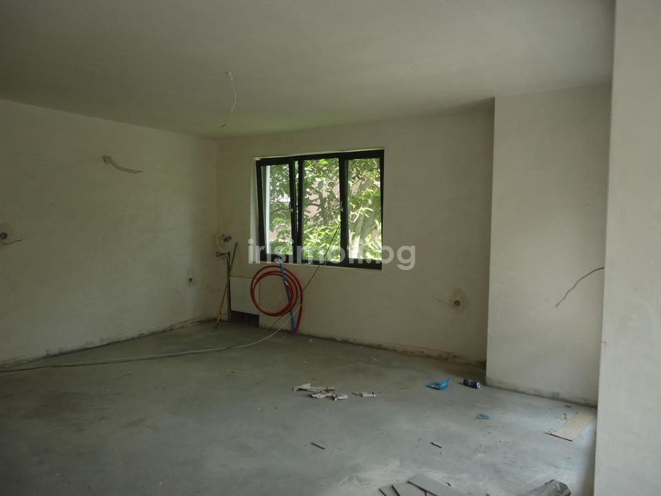 Продава се Тристаен апартамент в София, Бъкстон - 109 кв.м за 2432 €/кв.м - Снимка #2