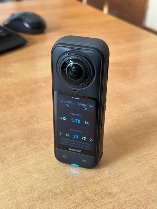 Insta360 X5 8K Standard Bundle – Ca noua, Factura eMAG + Garantie martie 2028
